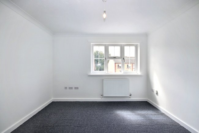 28 Rolls Close, Yaxley, Peterborough, Cambridgeshire, PE7 3QT 2