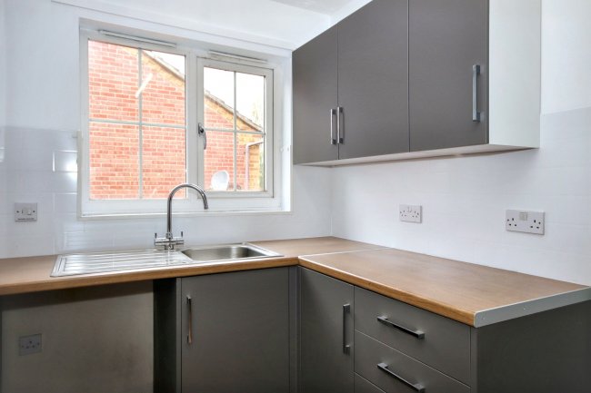 28 Rolls Close, Yaxley, Peterborough, Cambridgeshire, PE7 3QT 2