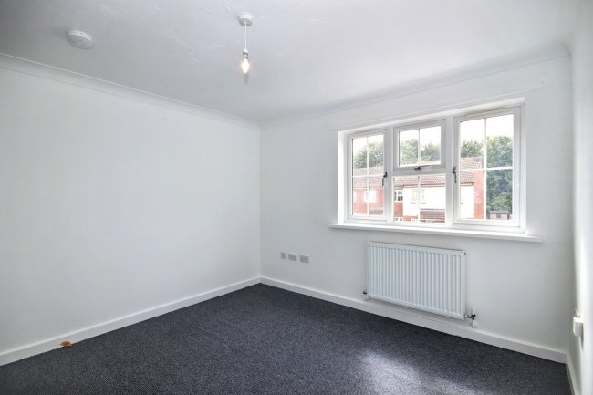 28 Rolls Close, Yaxley, Peterborough, Cambridgeshire, PE7 3QT 2