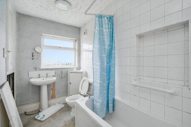 62 Haydn Road, Chaddesden, Derby, Derbyshire, DE21 4HR 5