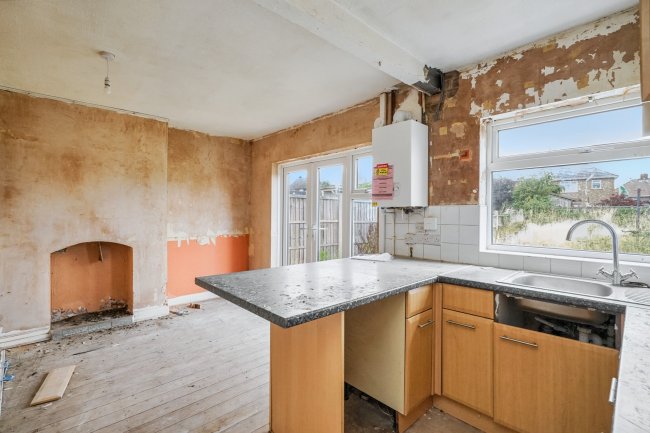 62 Haydn Road, Chaddesden, Derby, Derbyshire, DE21 4HR 5