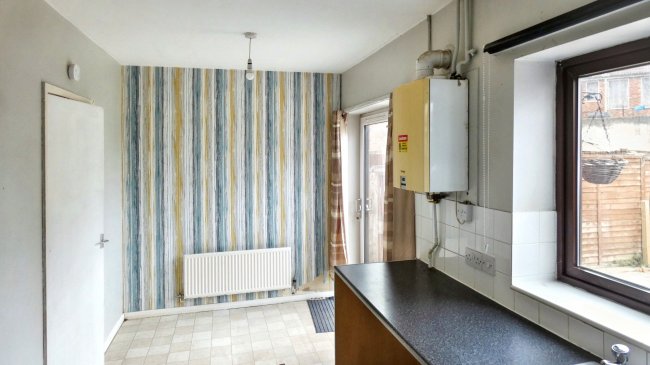 6 Sixth Avenue, Hull, East Yorkshire, HU6 9PS 4