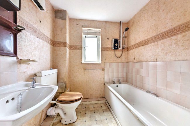 125 Kirkwood, Burradon, Cramlington, Northumberland, NE23 7PJ 8