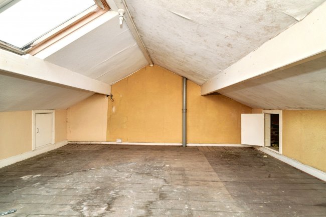 121 Walmersley Road, Bury, Lancashire, BL9 5AY 8