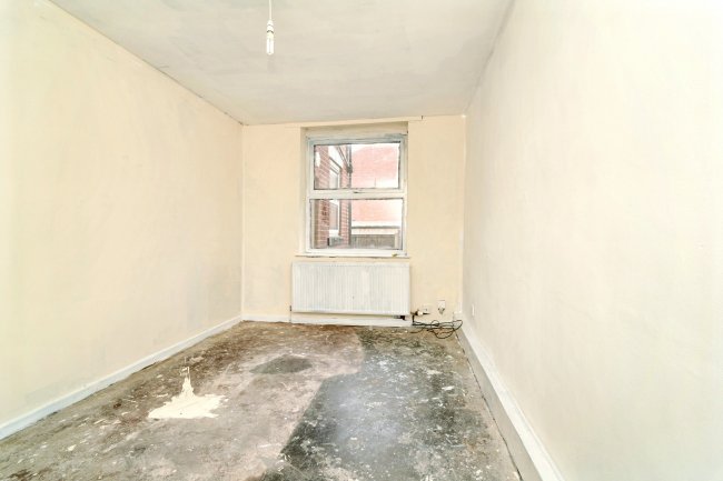 121 Walmersley Road, Bury, Lancashire, BL9 5AY 8