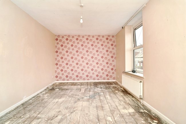 121 Walmersley Road, Bury, Lancashire, BL9 5AY 8