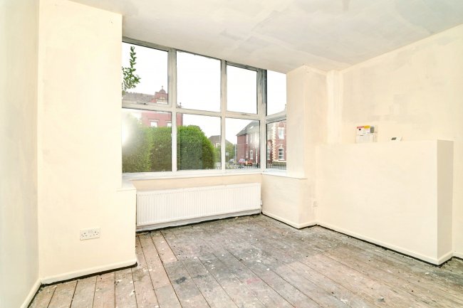 121 Walmersley Road, Bury, Lancashire, BL9 5AY 8