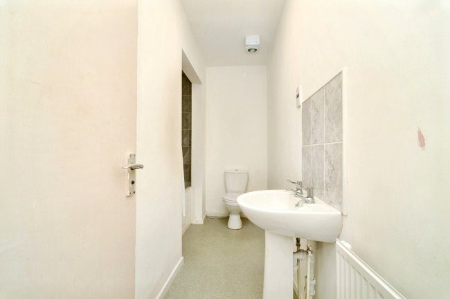 121 Walmersley Road, Bury, Lancashire, BL9 5AY 8