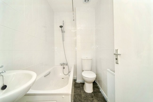 121 Walmersley Road, Bury, Lancashire, BL9 5AY 8