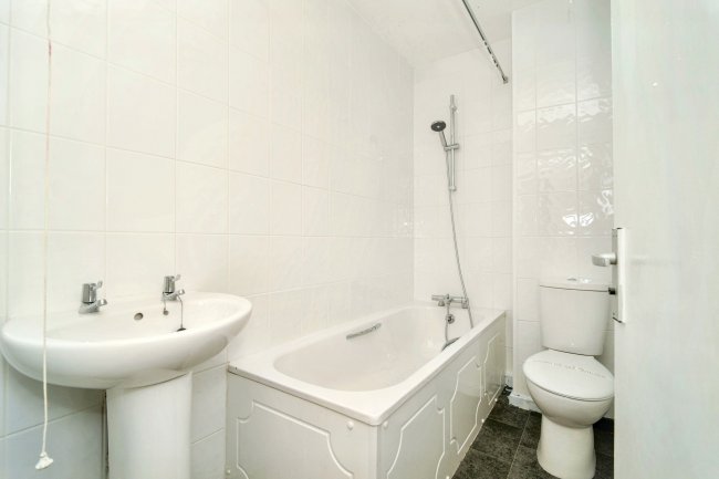 121 Walmersley Road, Bury, Lancashire, BL9 5AY 8