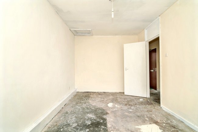 121 Walmersley Road, Bury, Lancashire, BL9 5AY 8