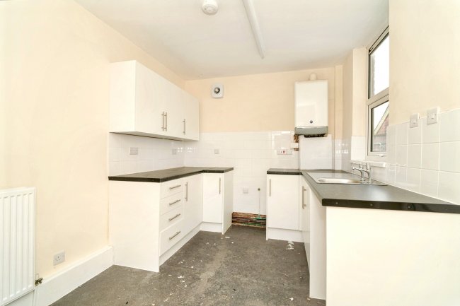 121 Walmersley Road, Bury, Lancashire, BL9 5AY 8