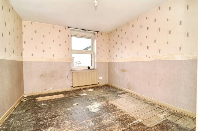 121 Walmersley Road, Bury, Lancashire, BL9 5AY 8