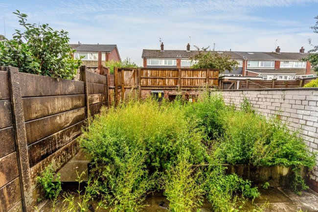 65 Turner Street, Lees, Oldham OL4 3JB 4