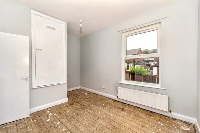 65 Turner Street, Lees, Oldham OL4 3JB 4