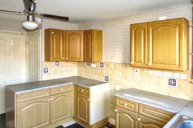 3 School Hill, Bolton BL1 2LY 5