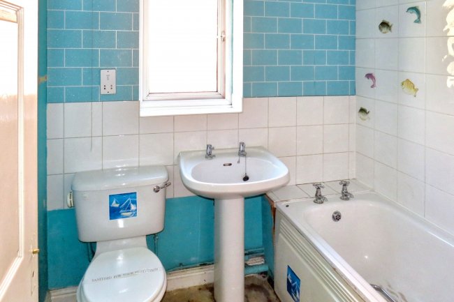 3 School Hill, Bolton BL1 2LY 5