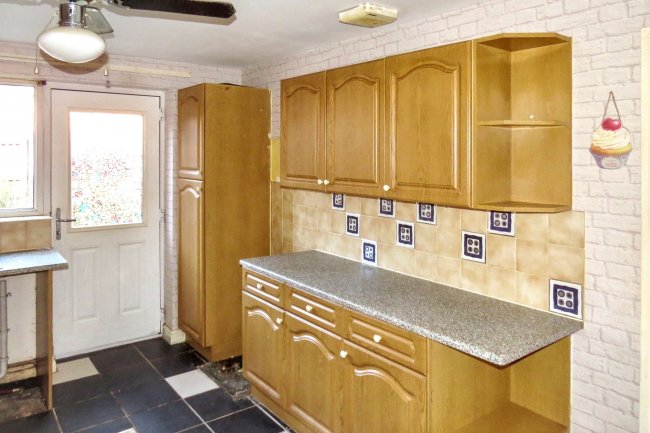 3 School Hill, Bolton BL1 2LY 5