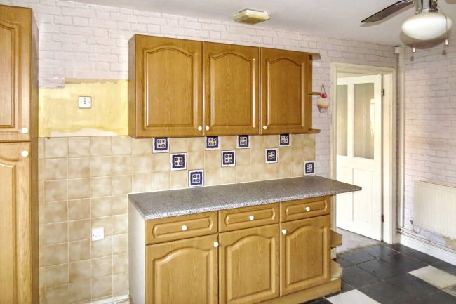 3 School Hill, Bolton BL1 2LY 5