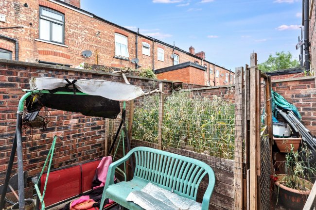 22 Newland Street, Manchester M8 5RY 3