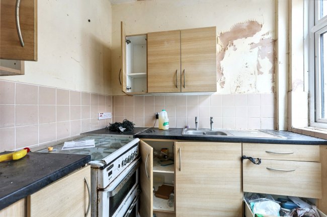 22 Newland Street, Manchester M8 5RY 3