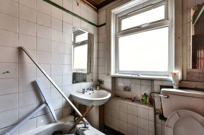 22 Newland Street, Manchester M8 5RY 3