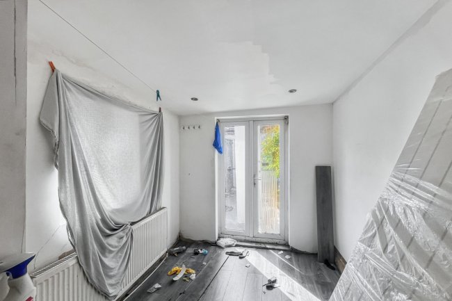 15 Meadow View Road, Thornton Heath CR7 7HA 1