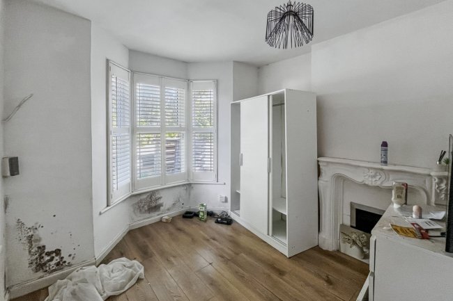 15 Meadow View Road, Thornton Heath CR7 7HA 1