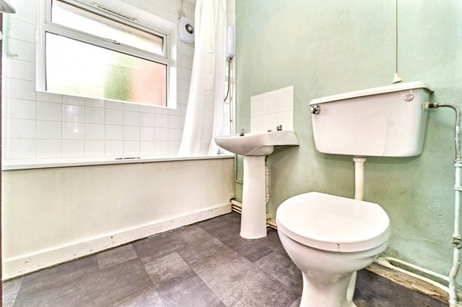 24 Avion Close, Walsall, West Midlands, WS1 3JF 6