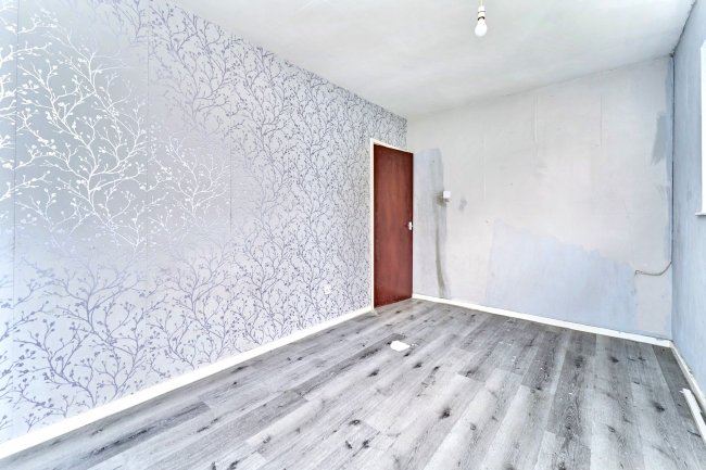 24 Avion Close, Walsall, West Midlands, WS1 3JF 6