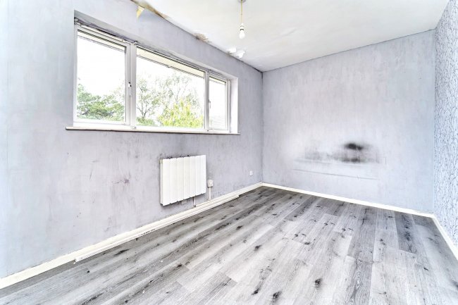 24 Avion Close, Walsall, West Midlands, WS1 3JF 6