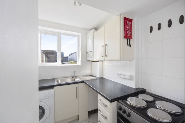 Flat 2, 144 Westbourne Street, Hove, East Sussex, BN3 5FB 4