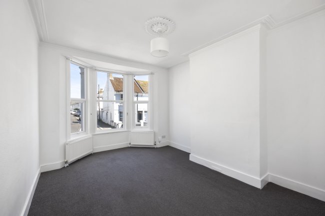 Flat 2, 144 Westbourne Street, Hove, East Sussex, BN3 5FB 4