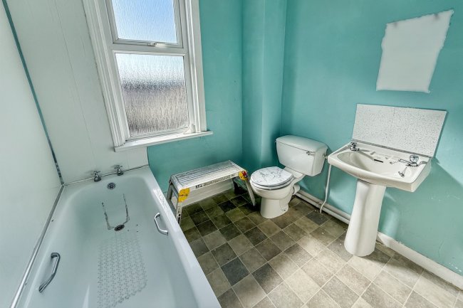 2 Eglesfield Road, South Shields, Tyne and Wear, NE33 5PS 5