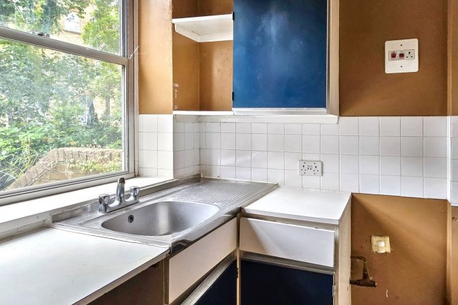 63B Cornwall Crescent, London W11 1PJ 9