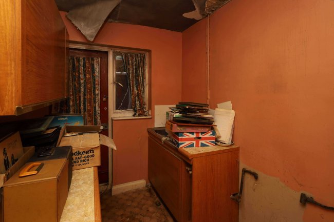 11 Meadway, Enfield, London EN3 6NT 50