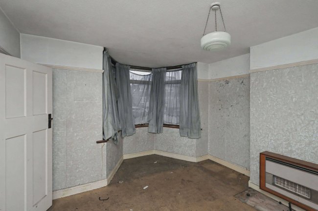 11 Meadway, Enfield, London EN3 6NT 50