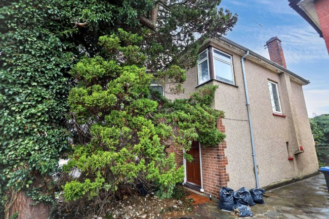 11 Meadway, Enfield, London EN3 6NT 50