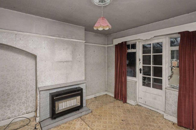 11 Meadway, Enfield, London EN3 6NT 50