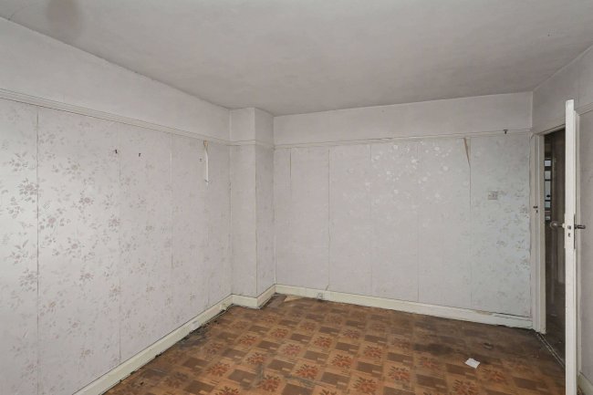 11 Meadway, Enfield, London EN3 6NT 50