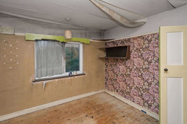 11 Meadway, Enfield, London EN3 6NT 50