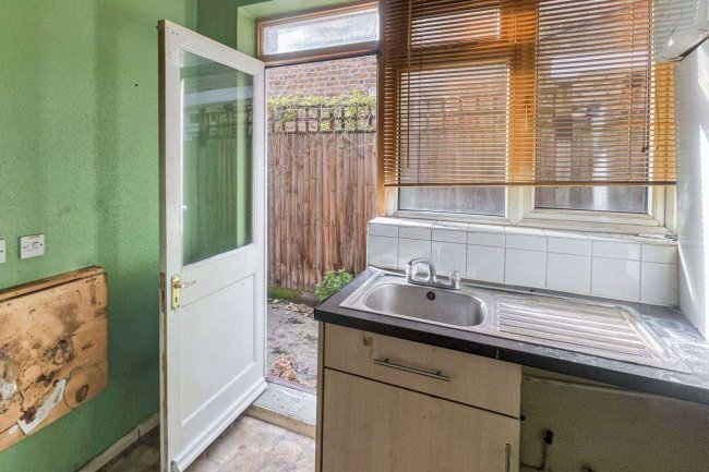 Ground Floor Flat, 15 Azof Street, Greenwich, London SE10 0EG 6