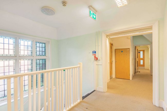 The White House, Crouch Oak Lane, Addlestone, Surrey, KT15 2AN 4