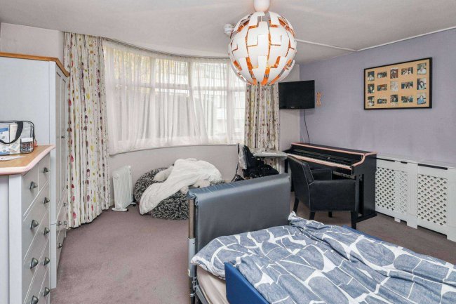 4 Antrim Grove, Belsize Park, London NW3 4XR 2