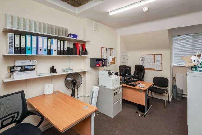 4 Antrim Grove, Belsize Park, London NW3 4XR 2