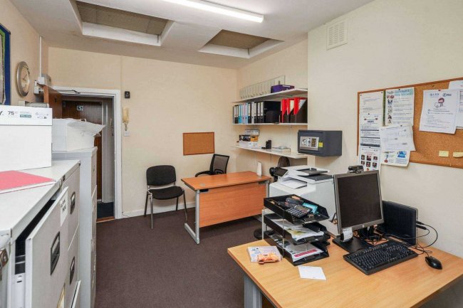 4 Antrim Grove, Belsize Park, London NW3 4XR 2