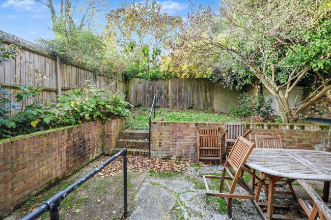 4 Antrim Grove, Belsize Park, London NW3 4XR 2