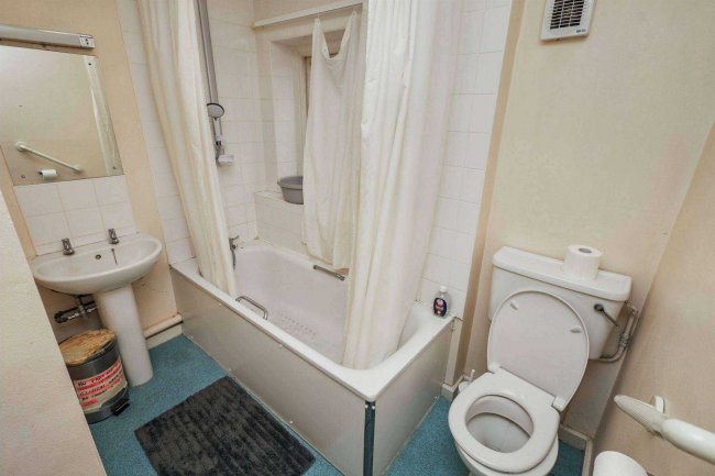 4 Antrim Grove, Belsize Park, London NW3 4XR 2