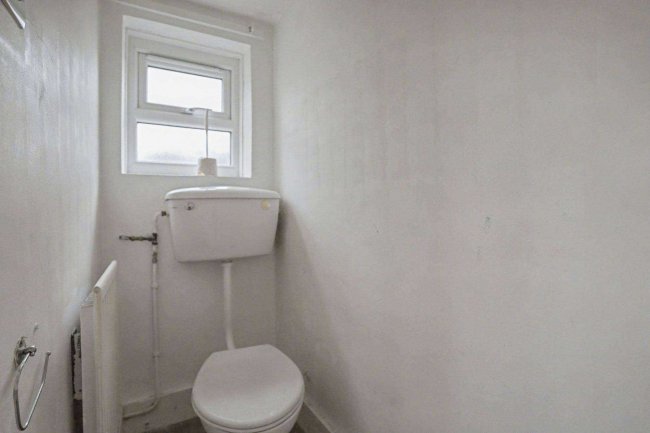 8A & 8B York Road, North Acton, London W3 6TP 72