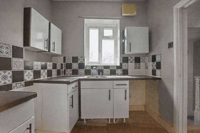 8A & 8B York Road, North Acton, London W3 6TP 72